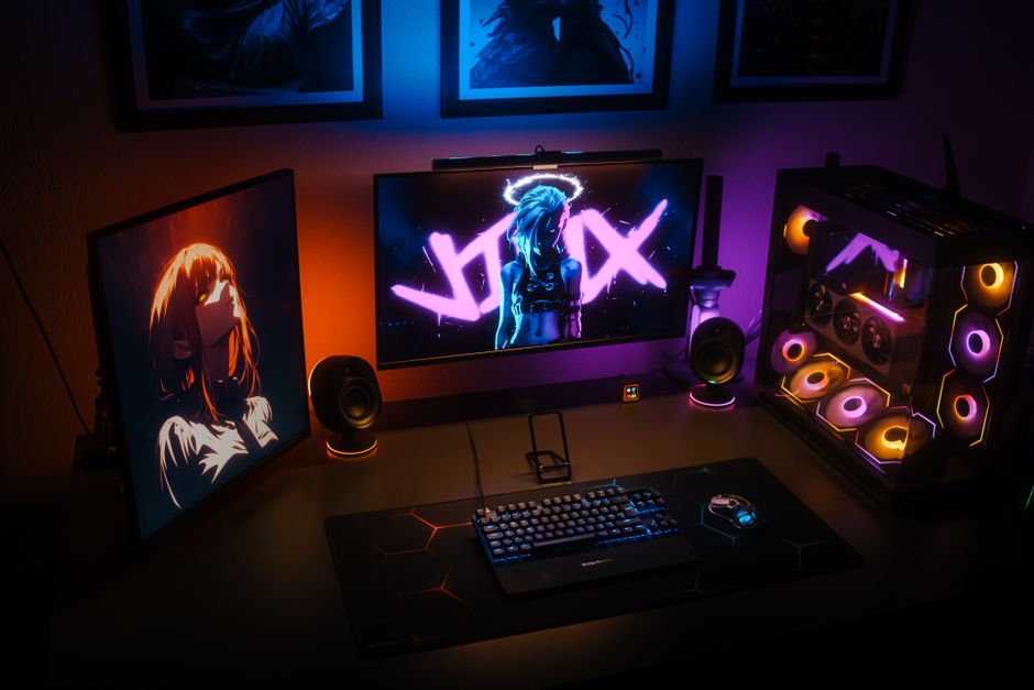 Napredna IT infrastruktura s RGB rasvjetom